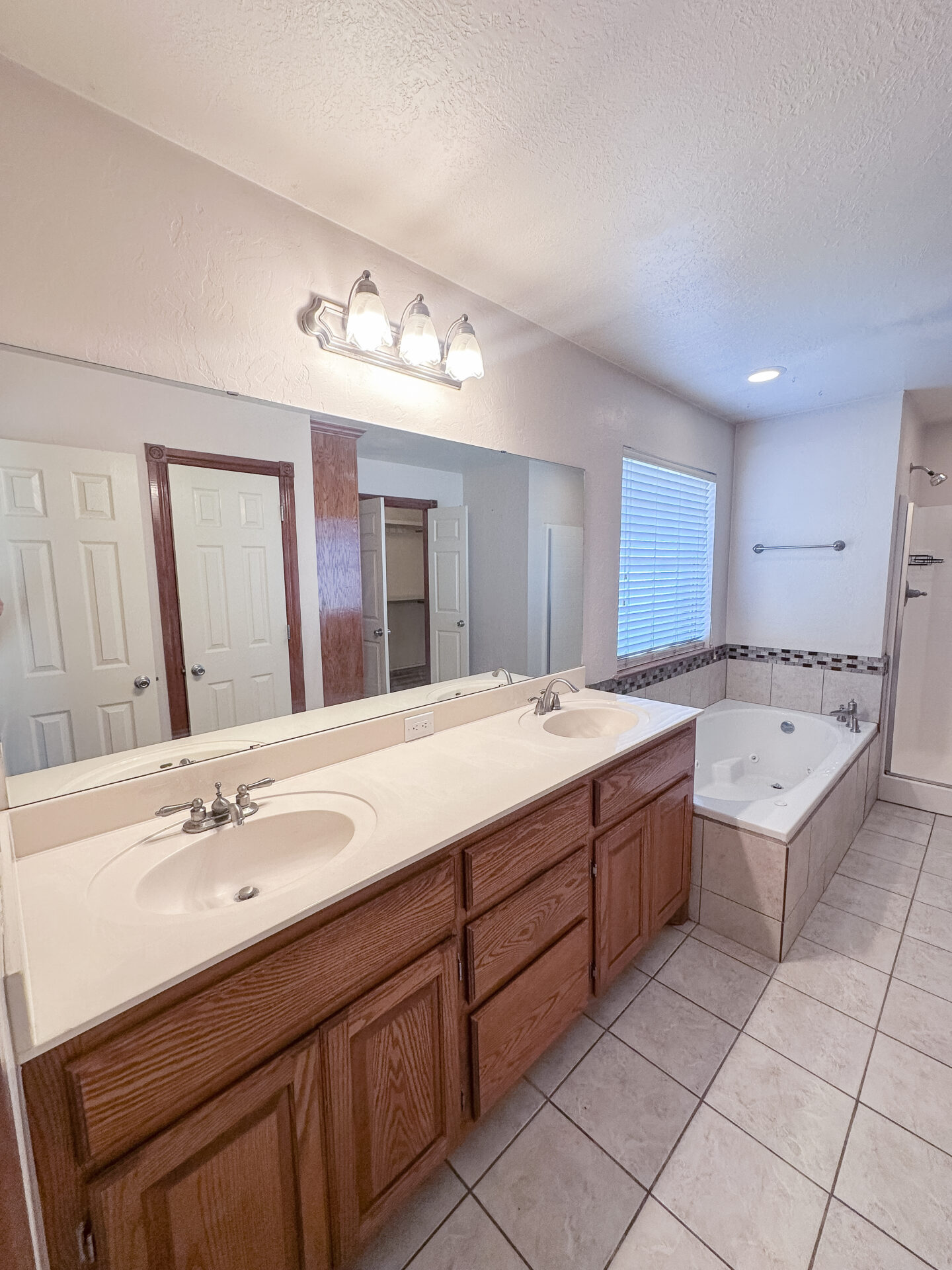 8 SW Riverbend, Lawton OK