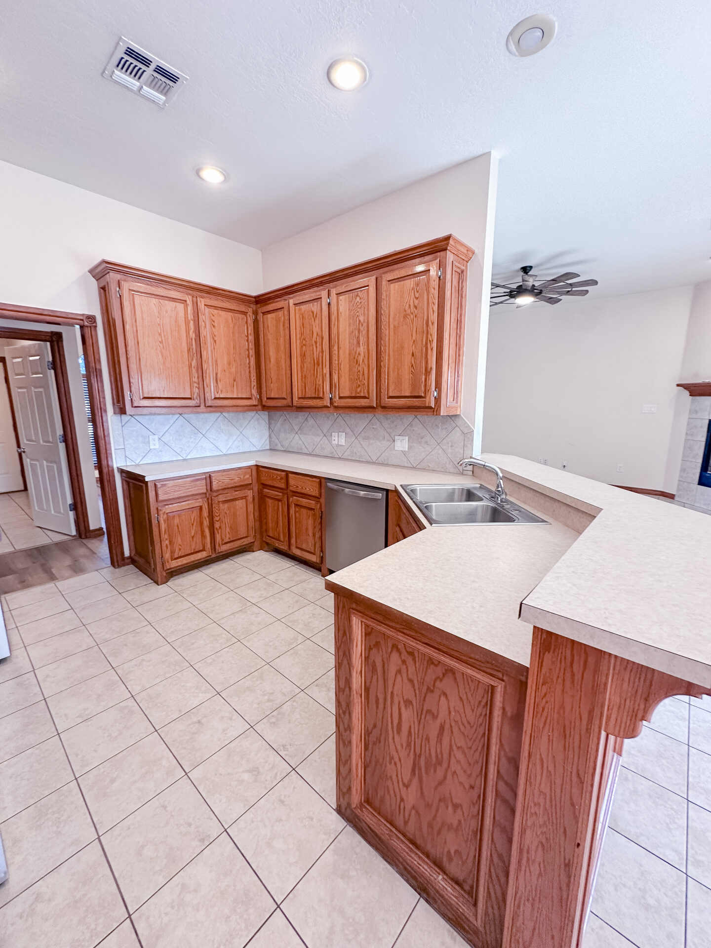 8 SW Riverbend, Lawton OK
