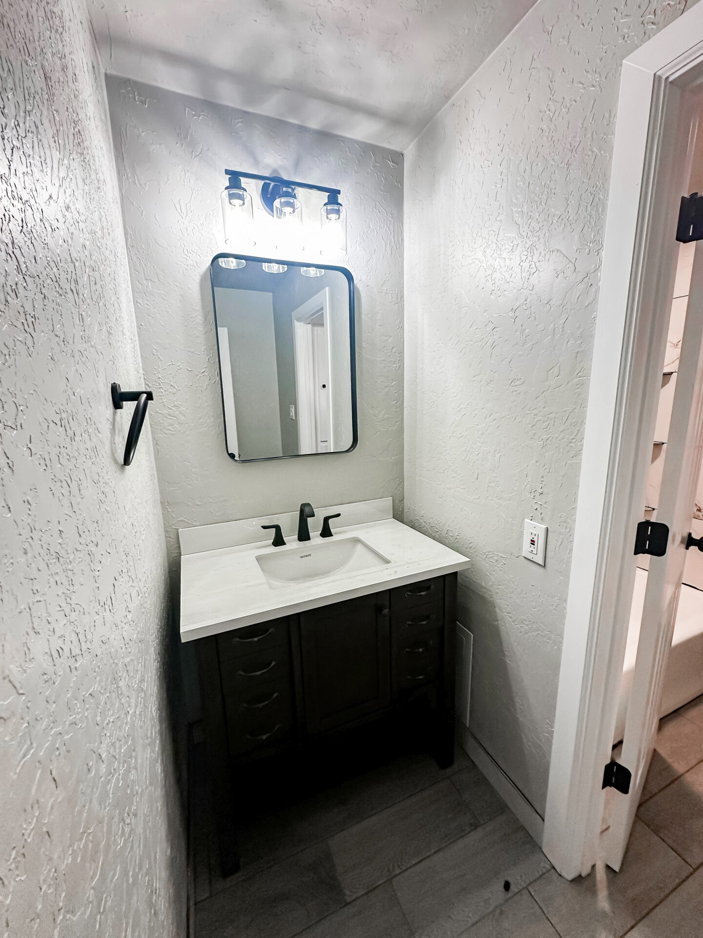 4710 NW Motif Manor B Lawton, OK